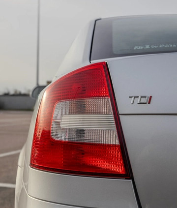Skoda Octavia cena 22500 przebieg: 281155, rok produkcji 2010 z Gdynia małe 254